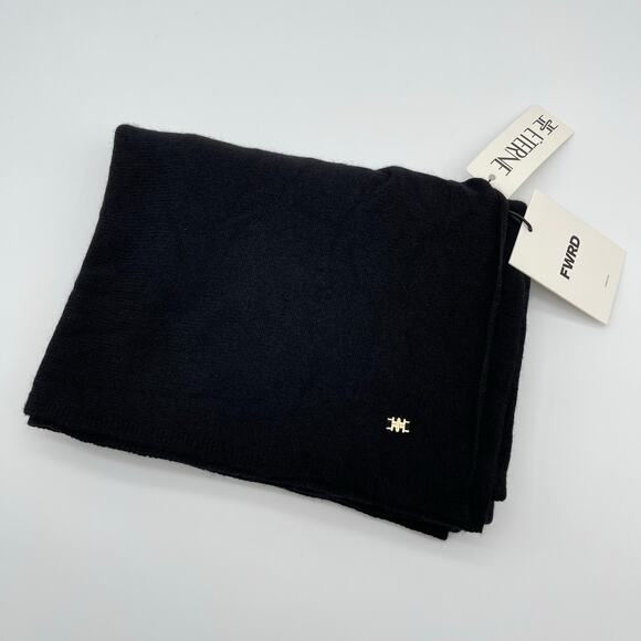 Eterne | NWT Luca Cashmere Scarf in Black 67.5in x 18.5in - Picture 2 of 8